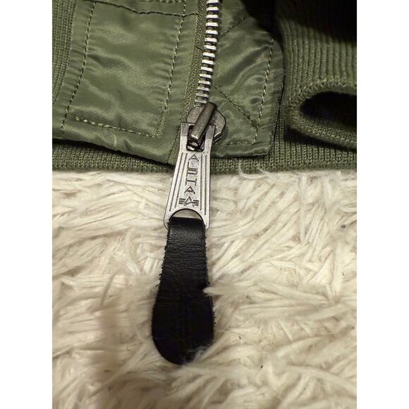 Alpha Industries Green Bomber Jacket - Picture 10 of 10